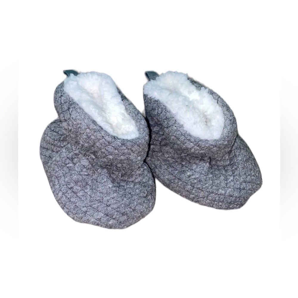 Old Navy Baby Slippers Quilted 3-6 Months Gray